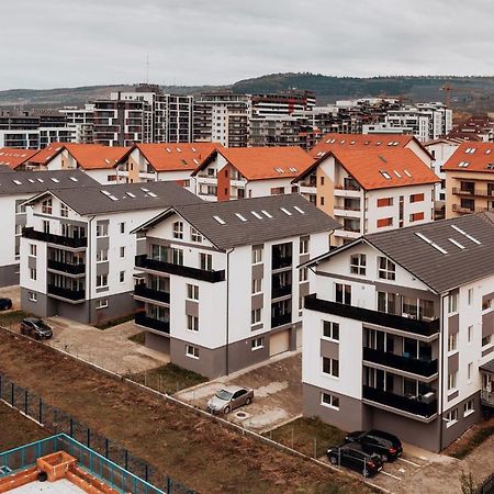 City View Apartment With Free Parking Cluj Napoca Bagian luar foto