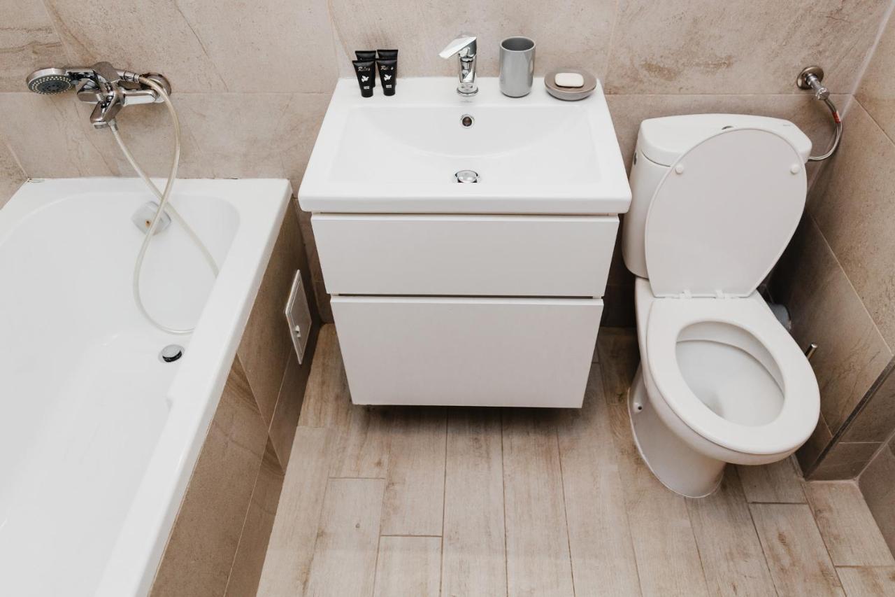 City View Apartment With Free Parking Cluj Napoca Bagian luar foto
