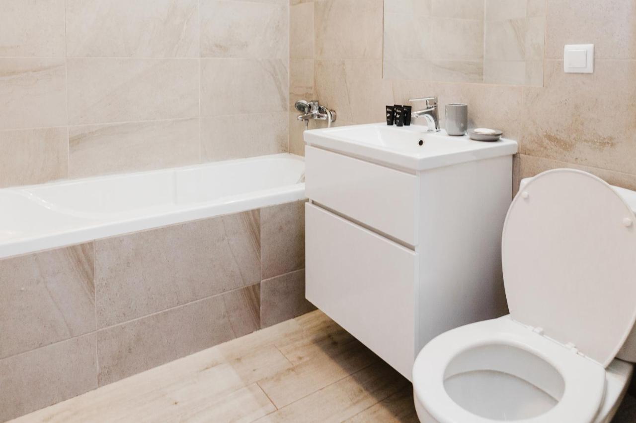 City View Apartment With Free Parking Cluj Napoca Bagian luar foto