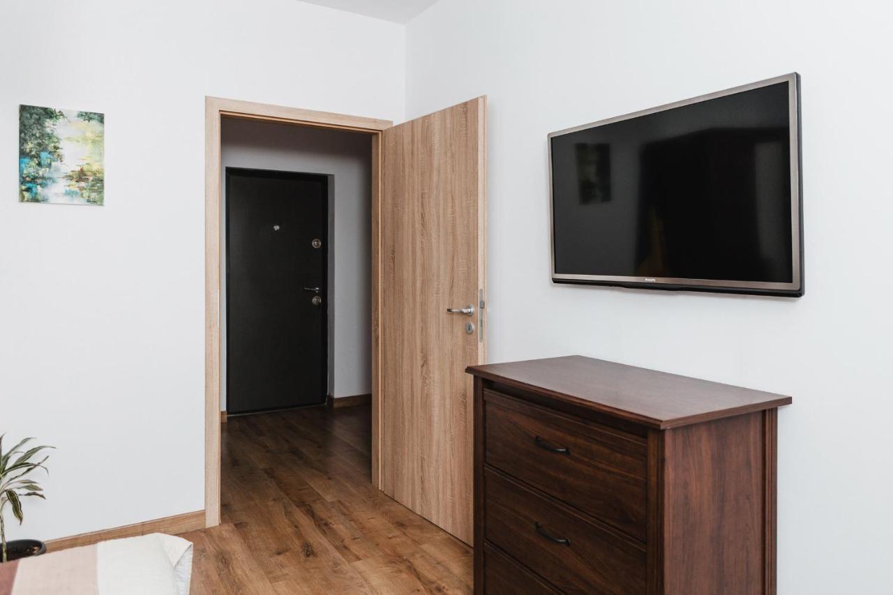 City View Apartment With Free Parking Cluj Napoca Bagian luar foto