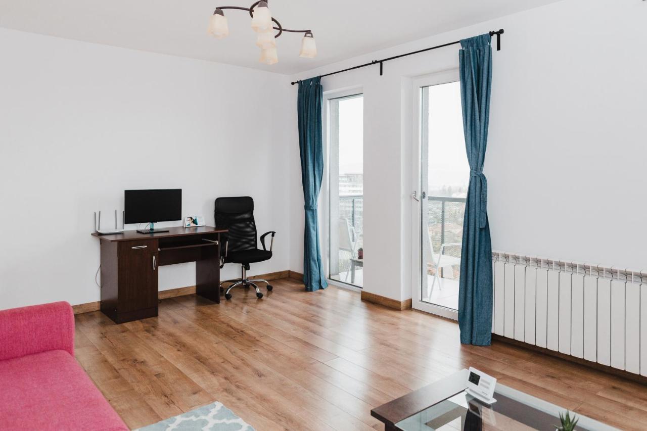 City View Apartment With Free Parking Cluj Napoca Bagian luar foto