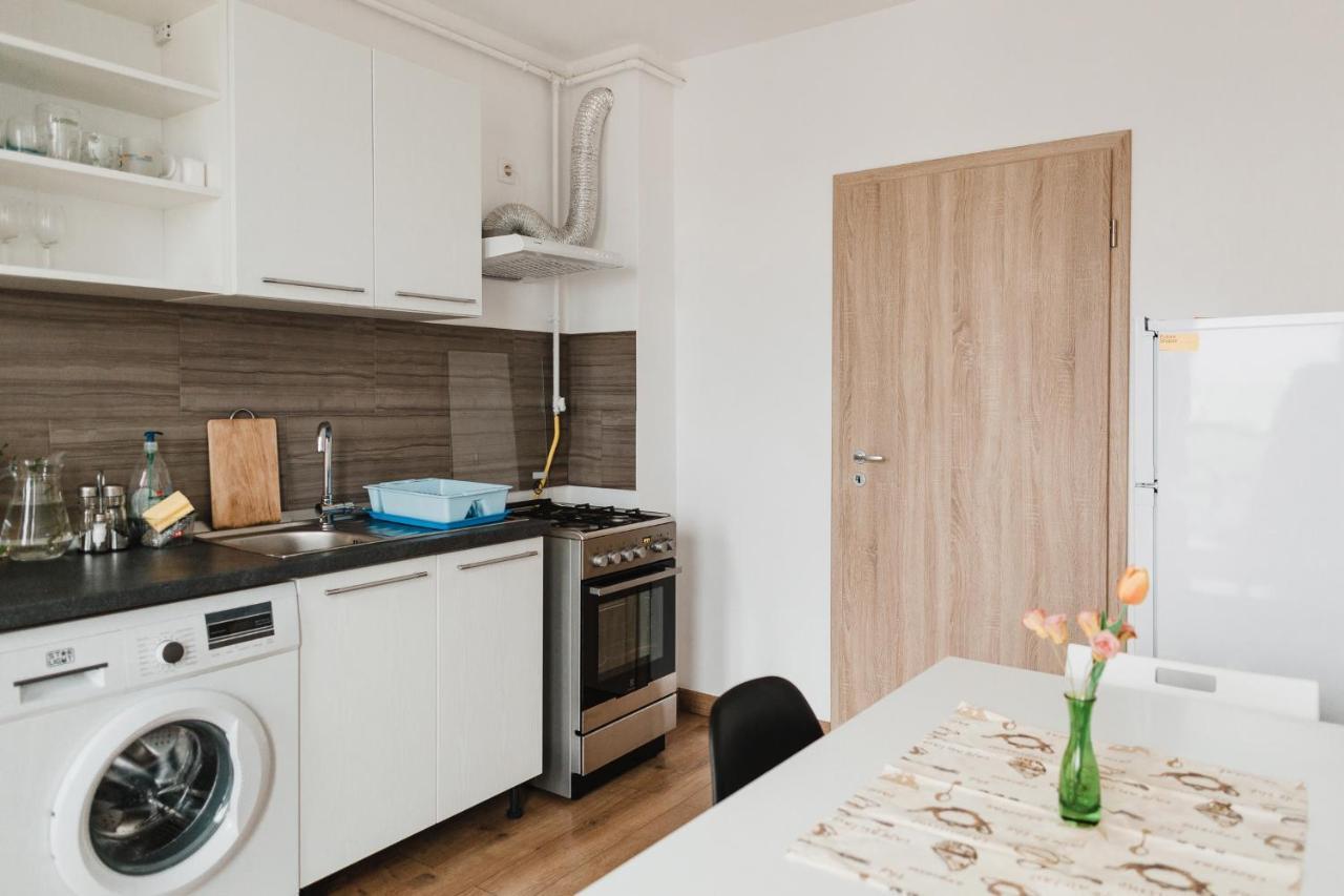 City View Apartment With Free Parking Cluj Napoca Bagian luar foto